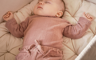 Babys sömnrytm och sömnbiologi